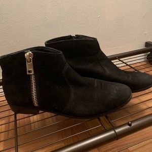 ALDO suede black bootie ✨